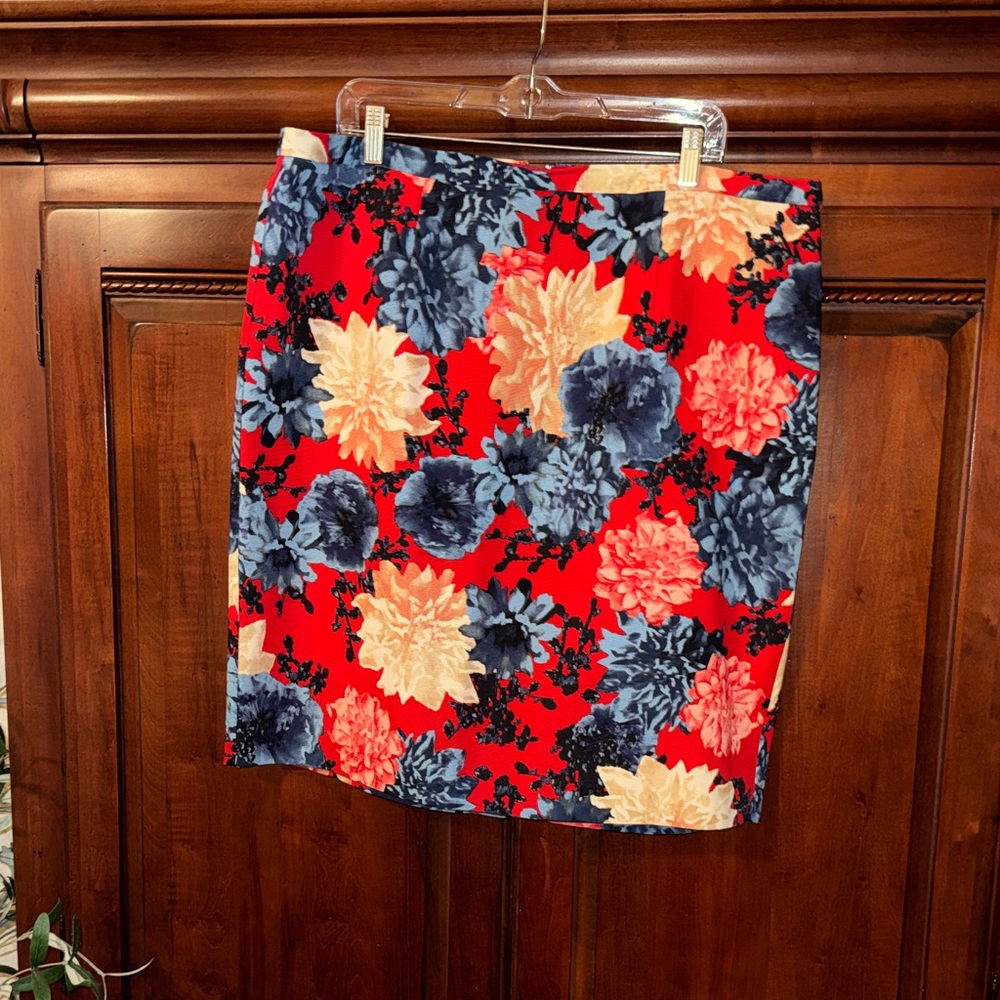 Talbots Floral Red and Blue Women's Skirt Pencil Skirt Size 16W